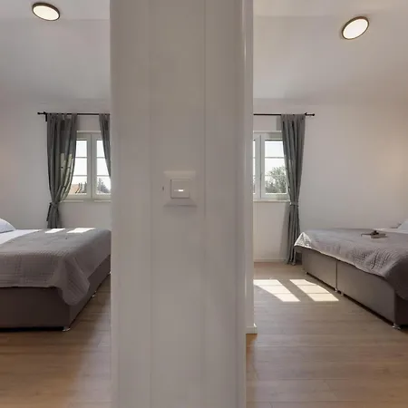 Holiday home Muralis Nin